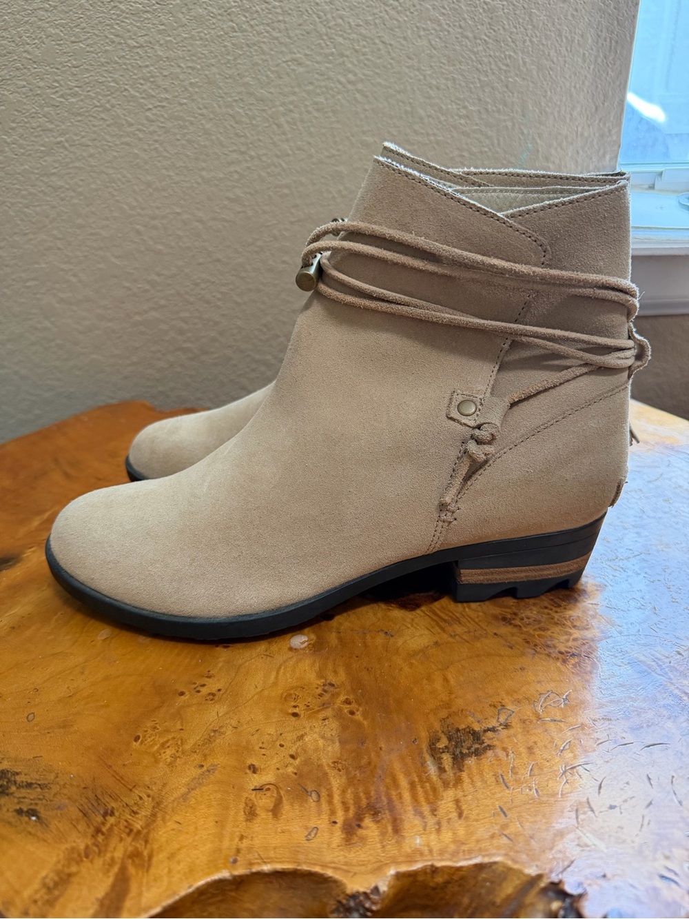 SOREL Farah Short Waterproof Suede Ankle Boots Women’s 9.5 Beach/Cordovan Tan